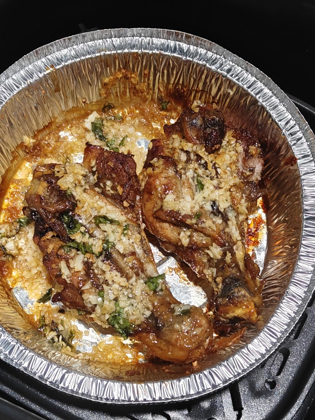 蒜香黄油烤鸡腿