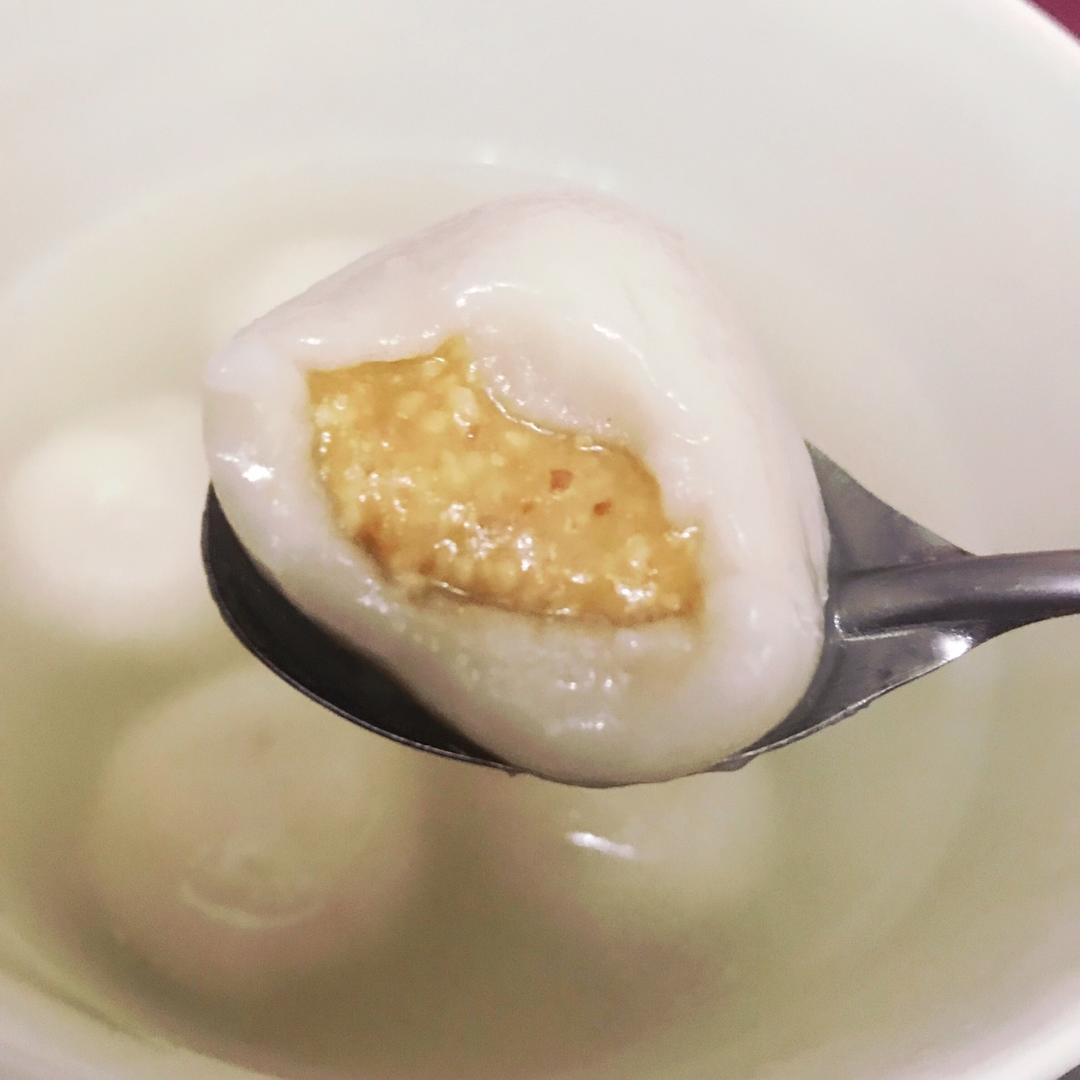 懿德儿做的流心汤圆(花生馅&黑芝麻馅)