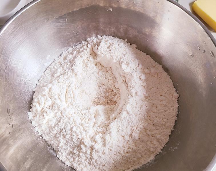 纯奶手撕吐司的做法 步骤1