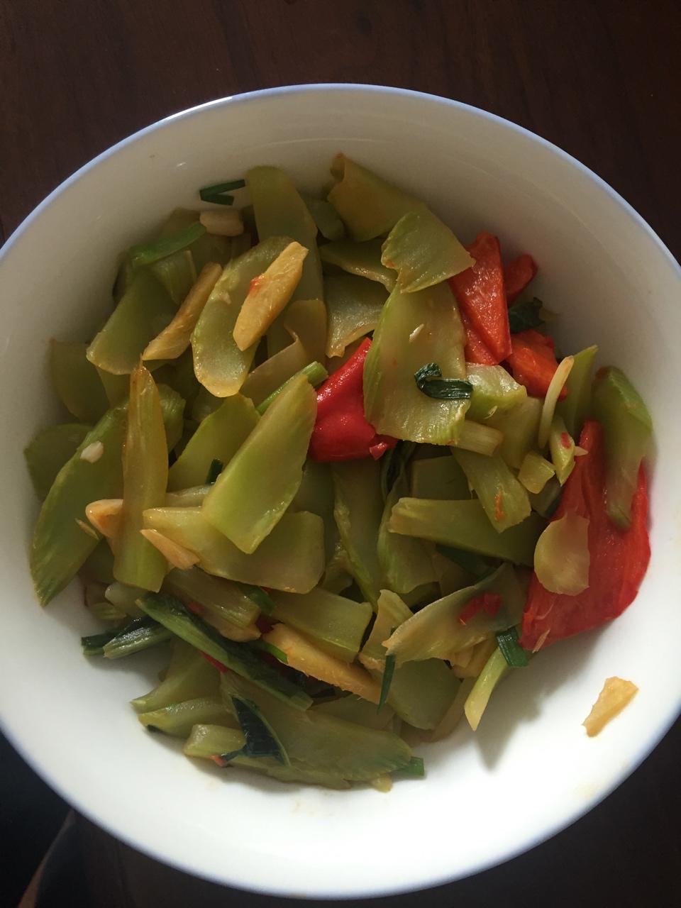 莴笋炒肉片