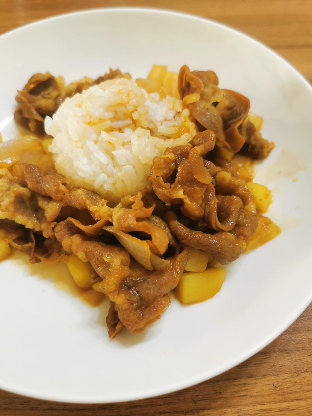 好吃到舔碗底的土豆肥牛拌饭