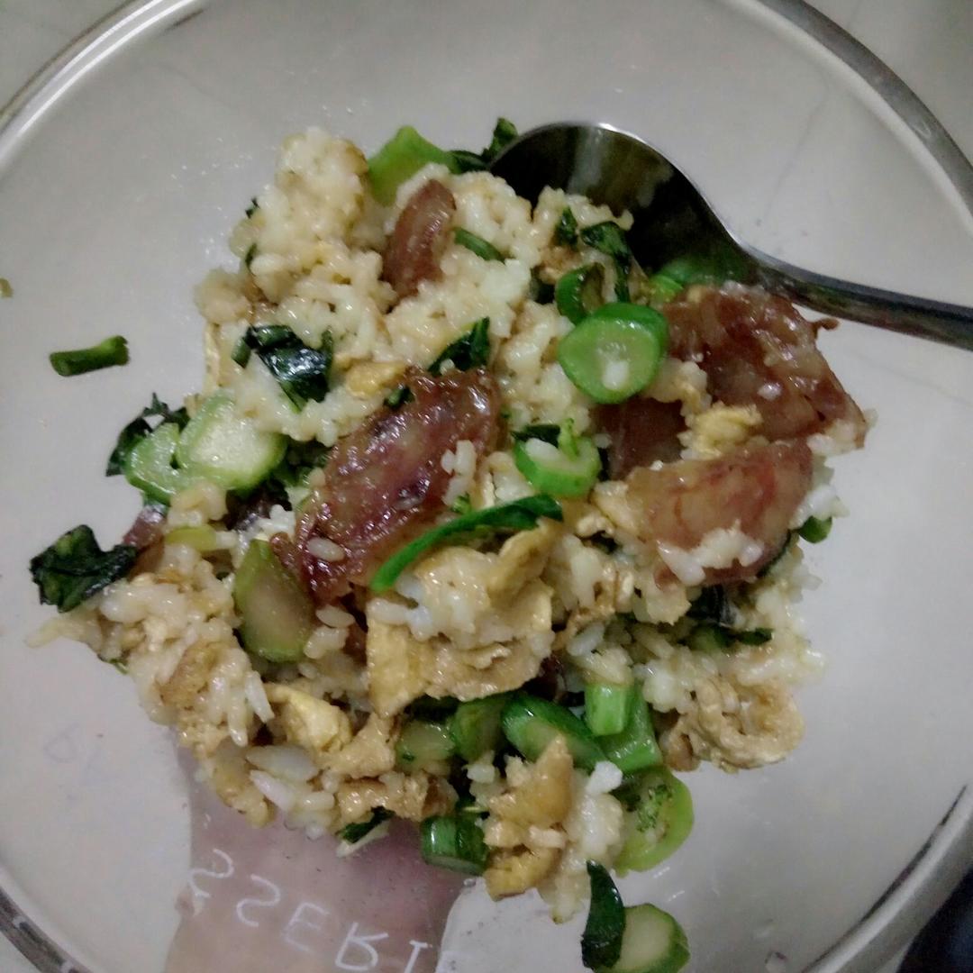 芥蓝腊肠蛋炒饭