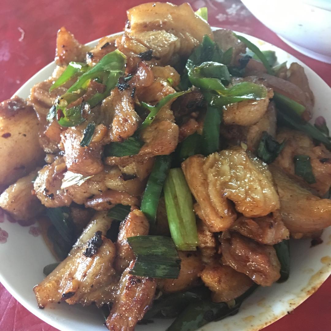 家常青椒干煸五花肉