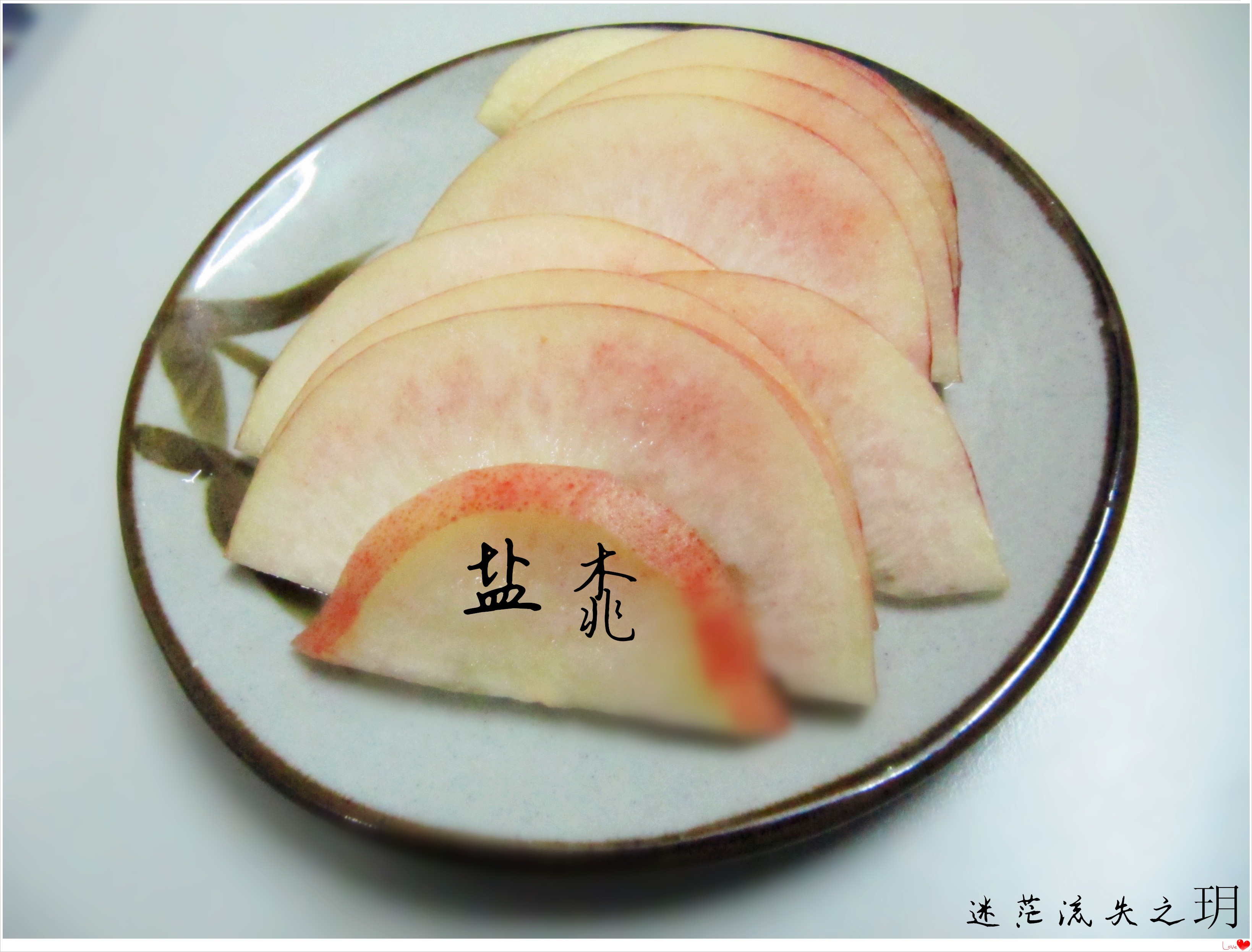 桃子的朴素吃法（桃子加盐）