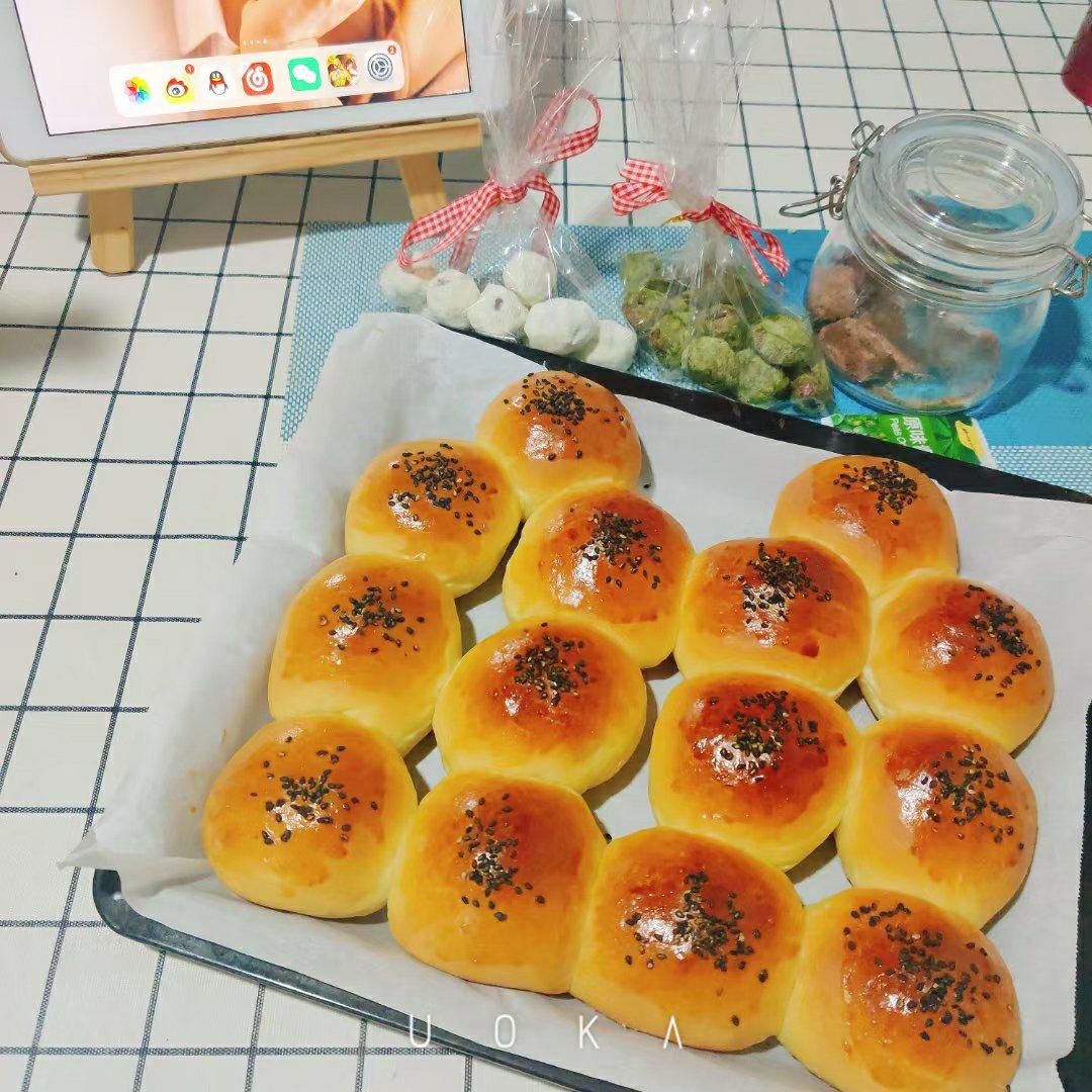 椰蓉奶香小餐包