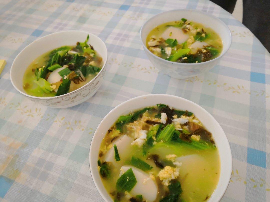 家的味道：青菜肉丝年糕汤