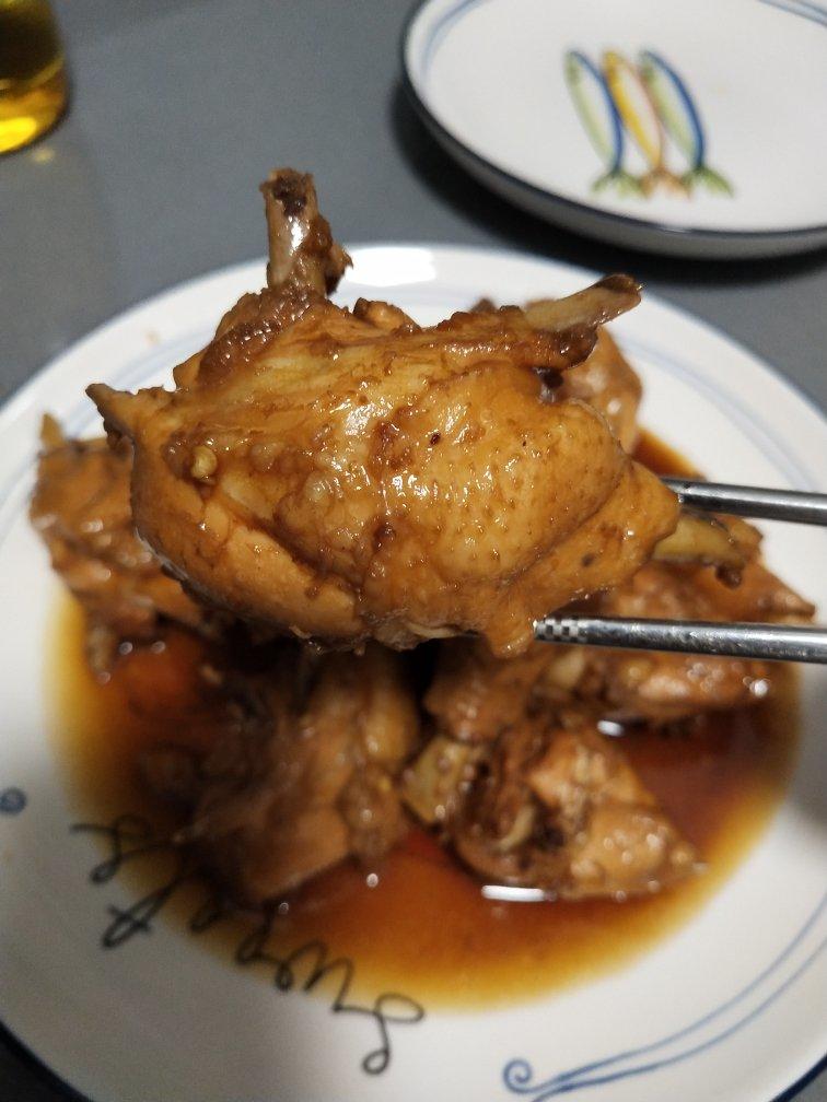 红萝卜香菇焖鸡腿