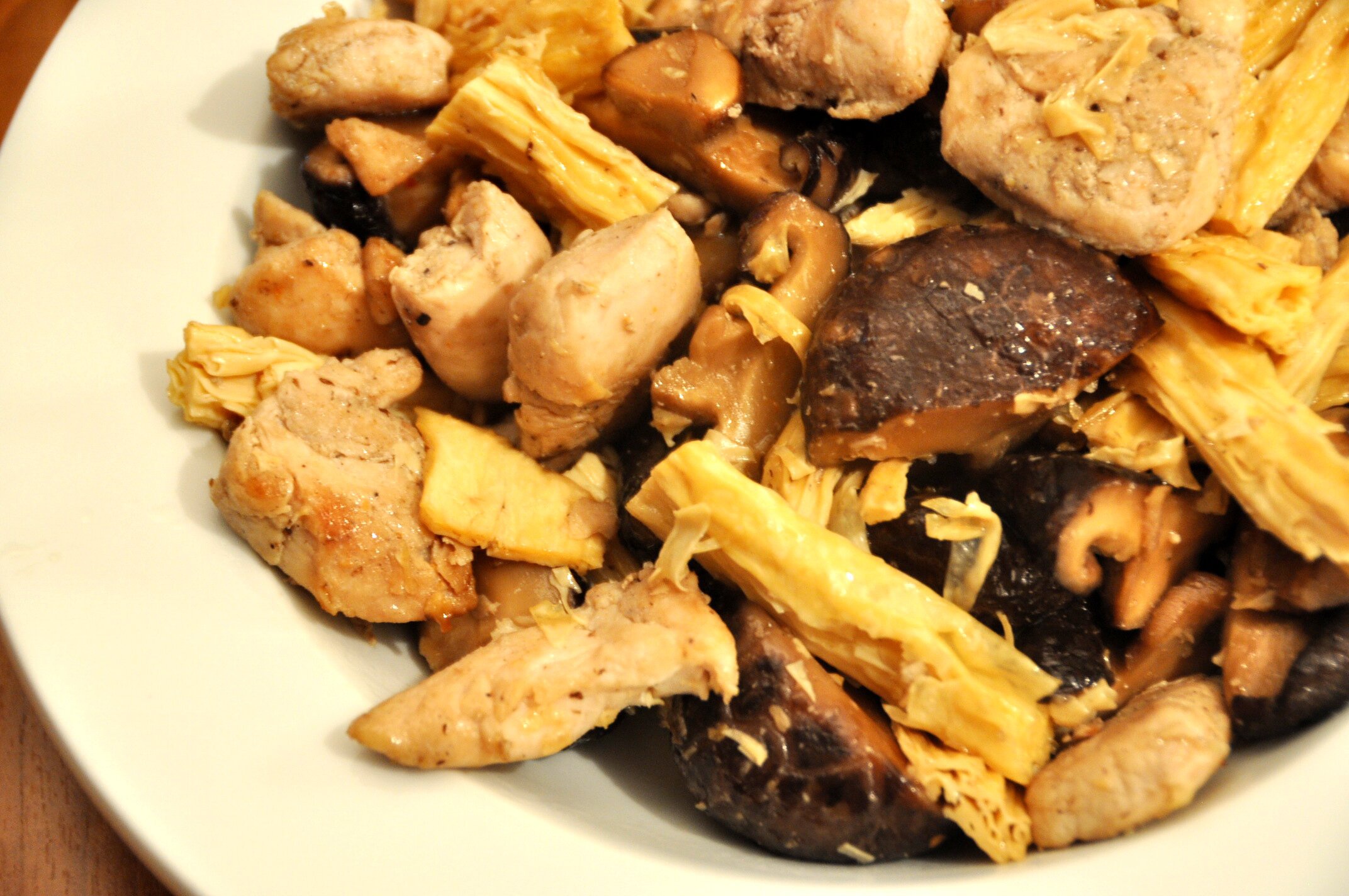 香菇腐竹炖鸡块