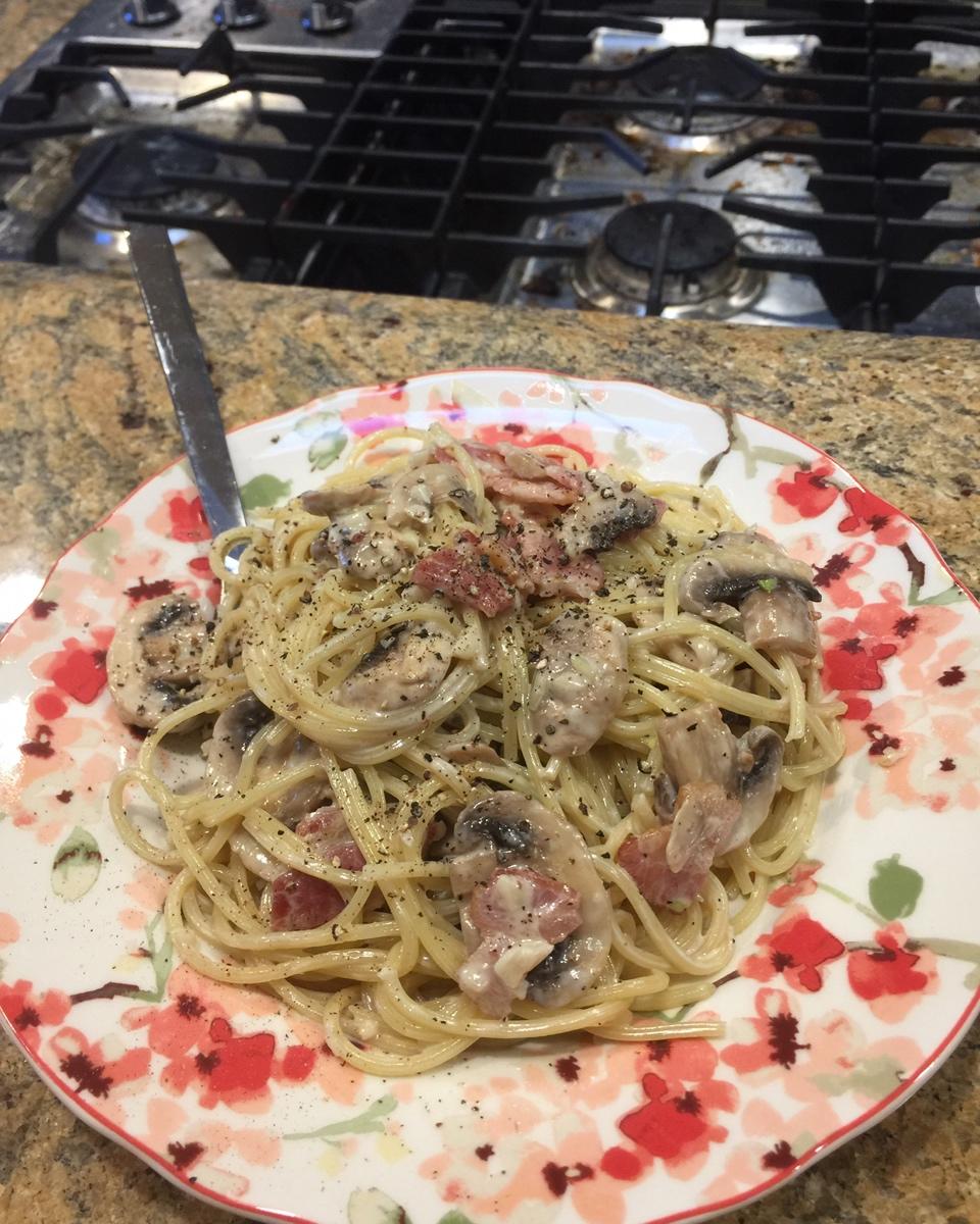 奶油培根蘑菇意面