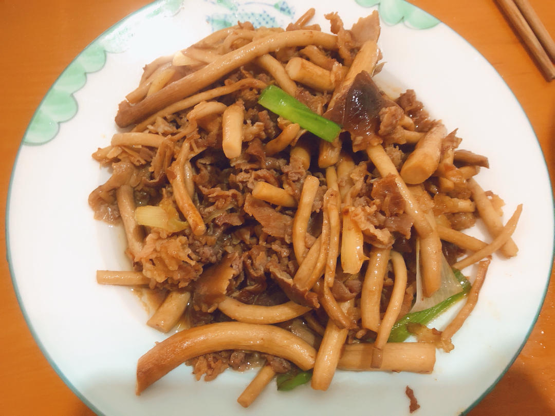 肥牛小炒茶树菇~
