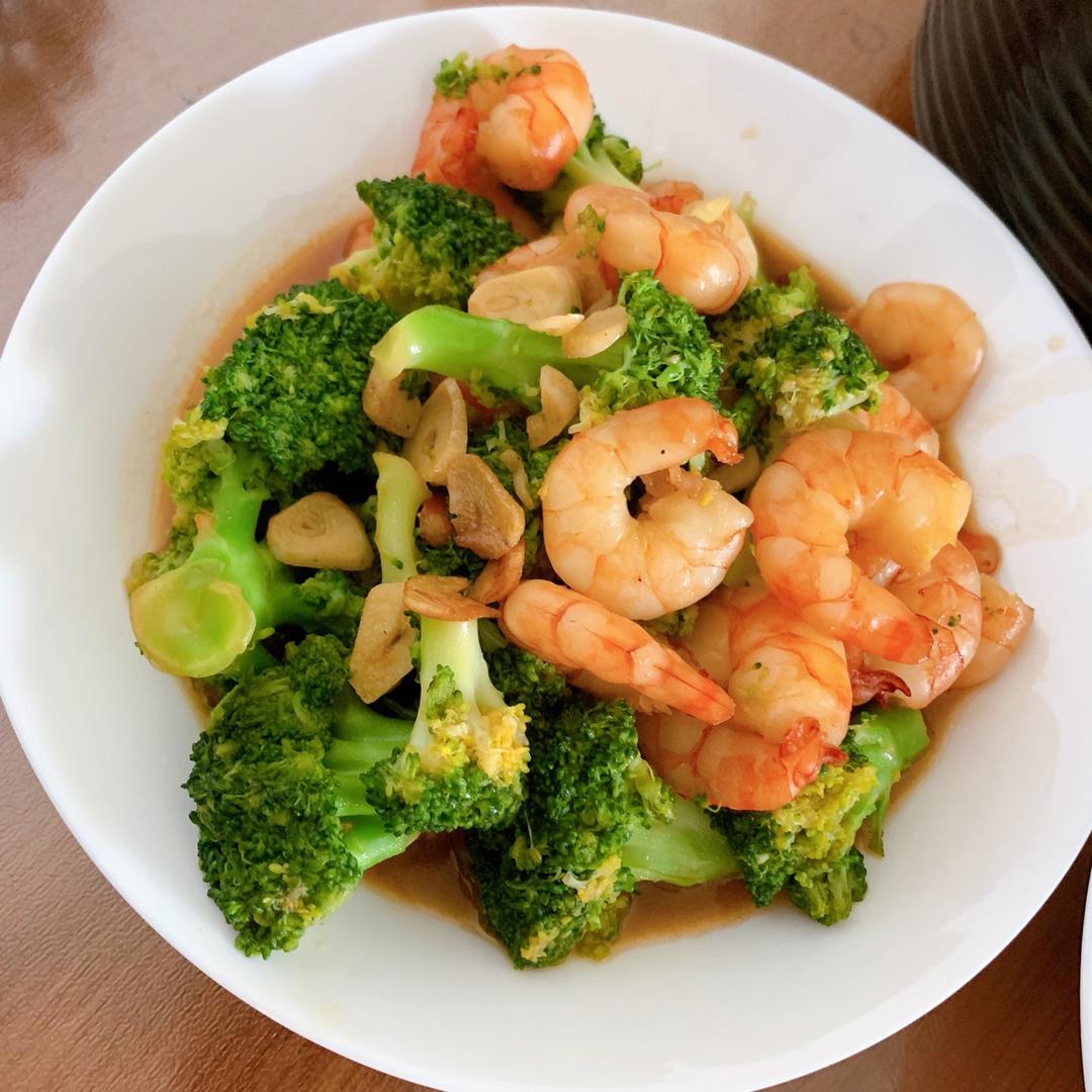 不会下厨的大厨做的西兰花炒虾仁