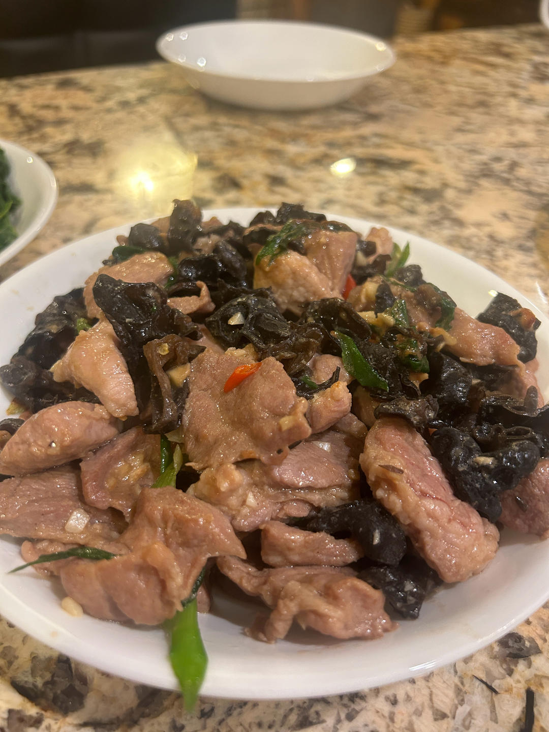 最喜爱的东北菜！木耳炒肉片