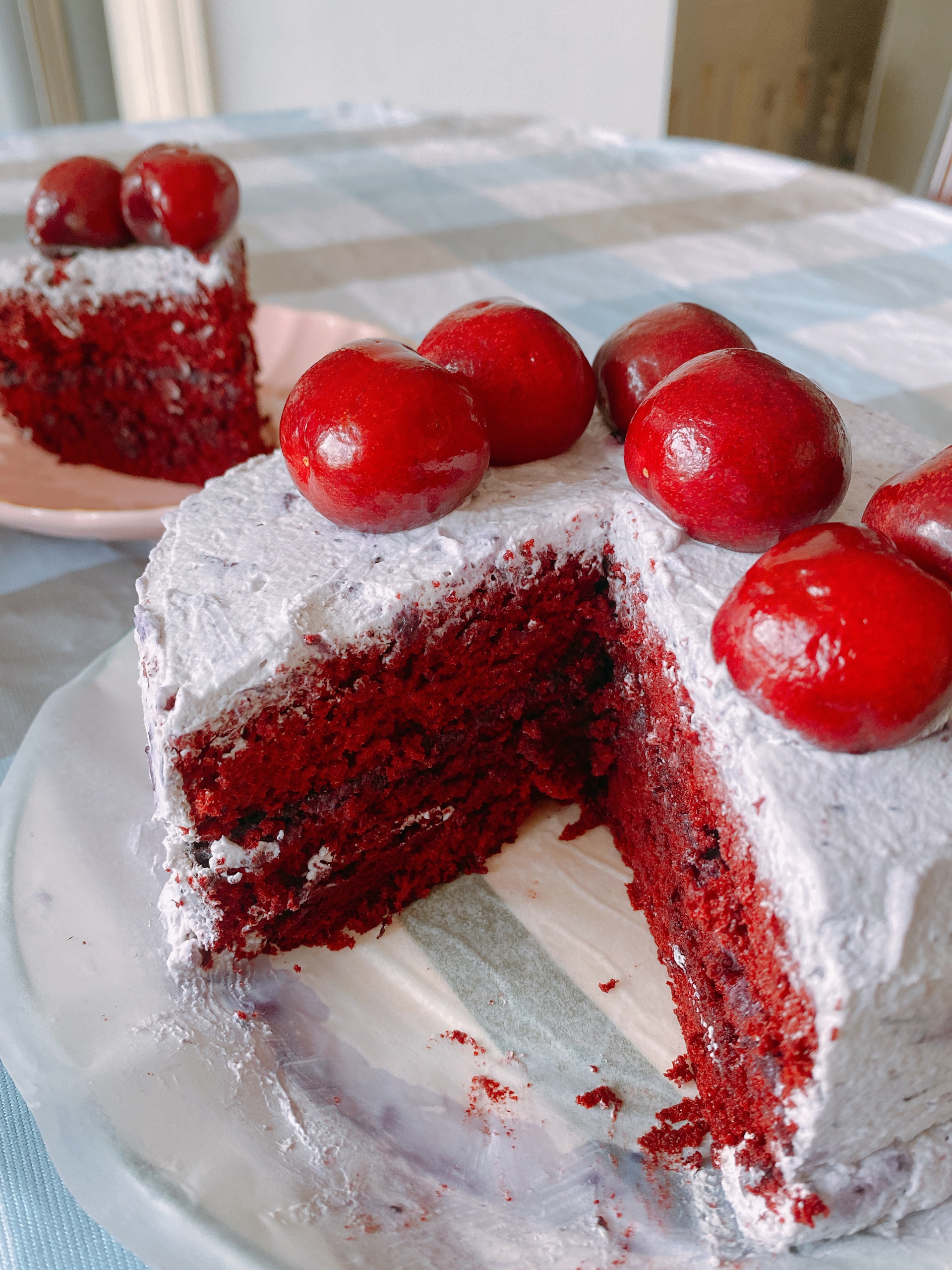 蓝莓夹心红丝绒蛋糕