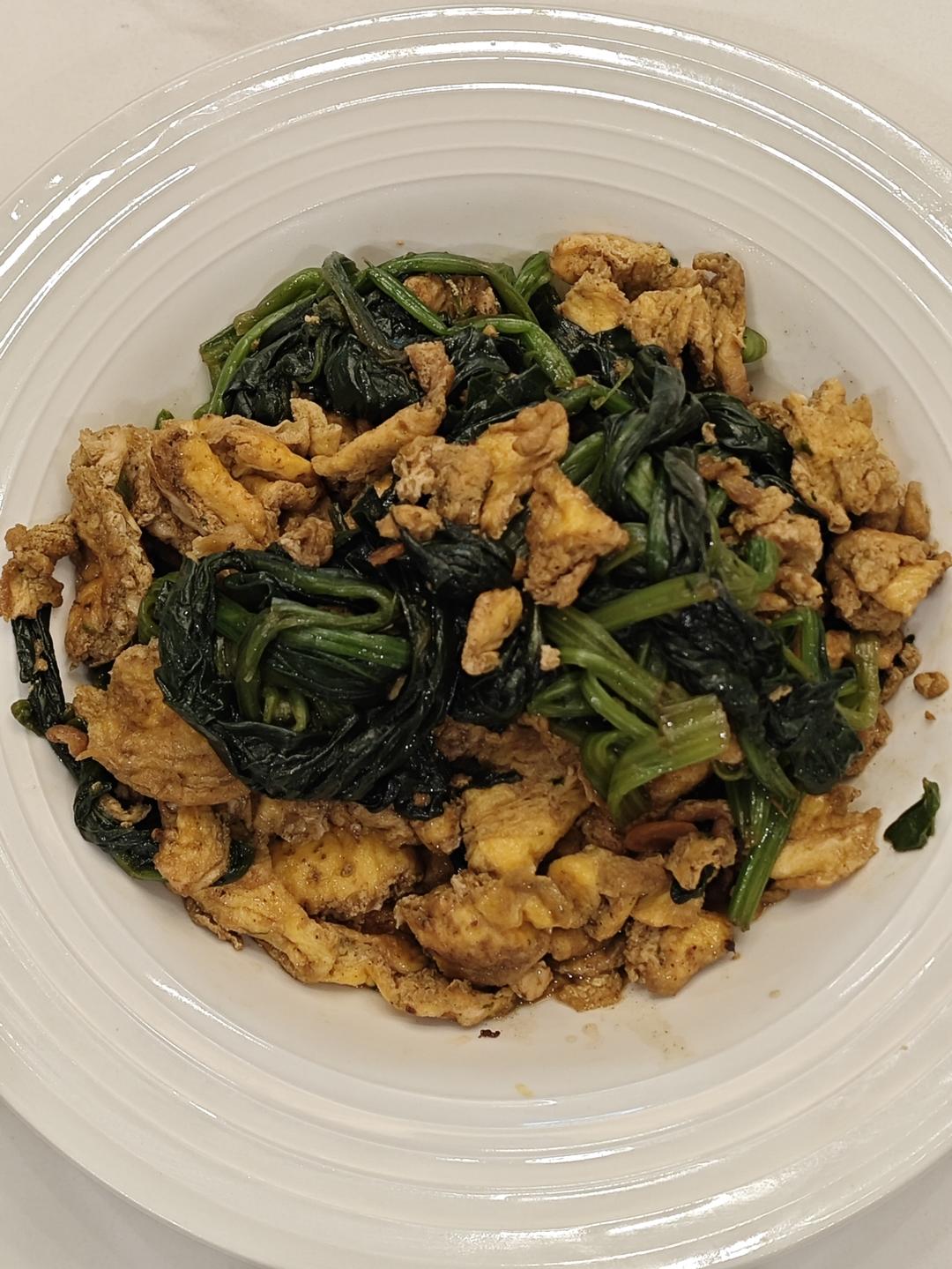 菠菜炒鸡蛋