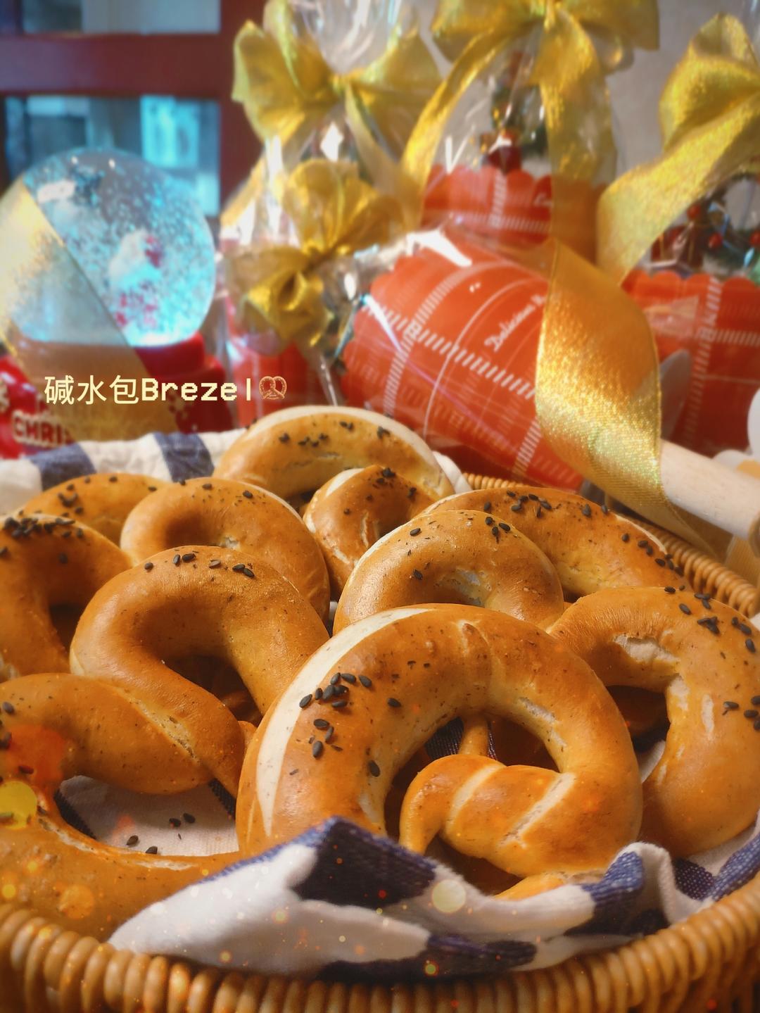 🥨黑麦碱水包Brezel🥨（小苏打版）