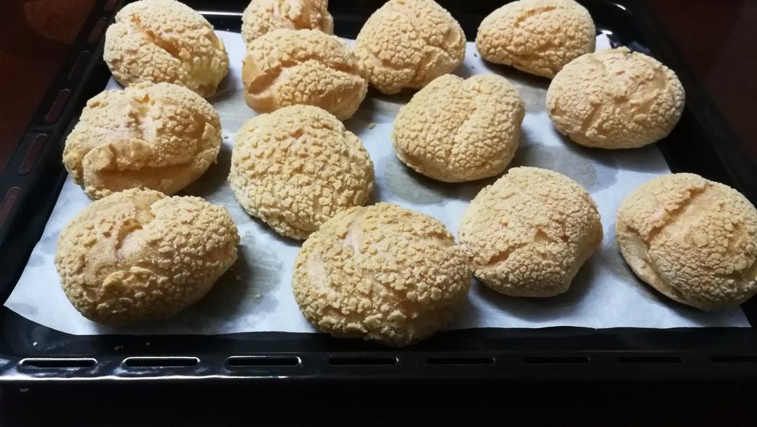 酥皮奶油泡芙--#皮黑森林#