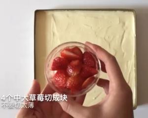 草莓三重奏蛋糕卷的做法 步骤11