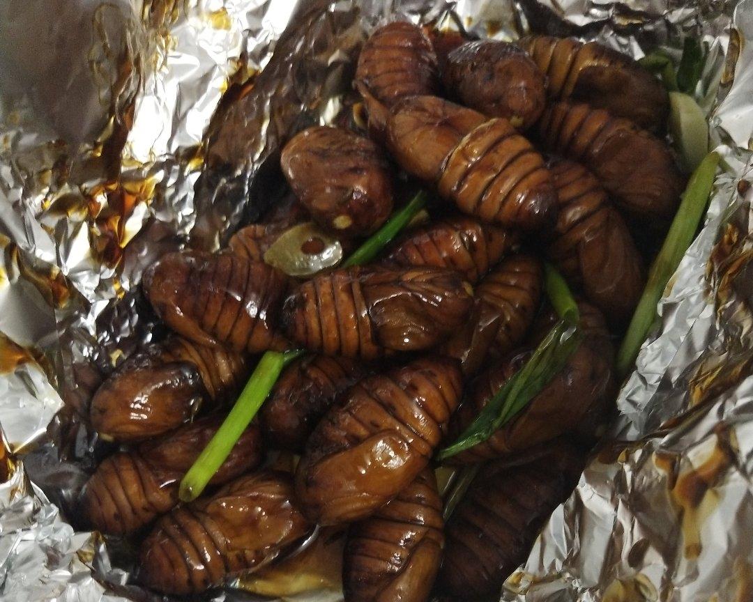 锡纸蚕蛹的做法