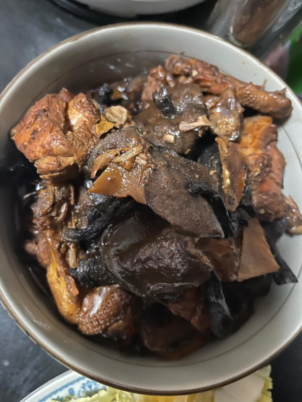 厨师长教你：“小鸡炖蘑菇”的家常做法，汤鲜肉美味，先收藏起来