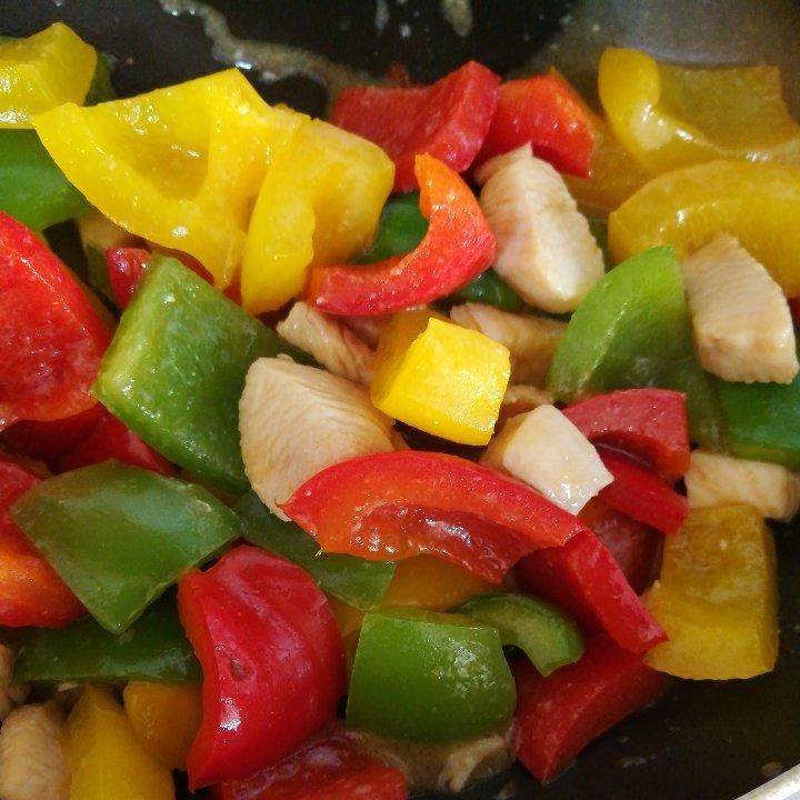 蚝油彩椒鸡丁