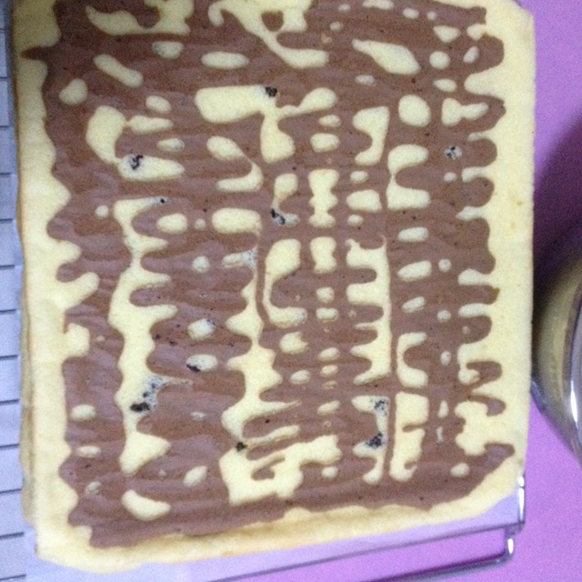 可可奶油波点蛋糕卷