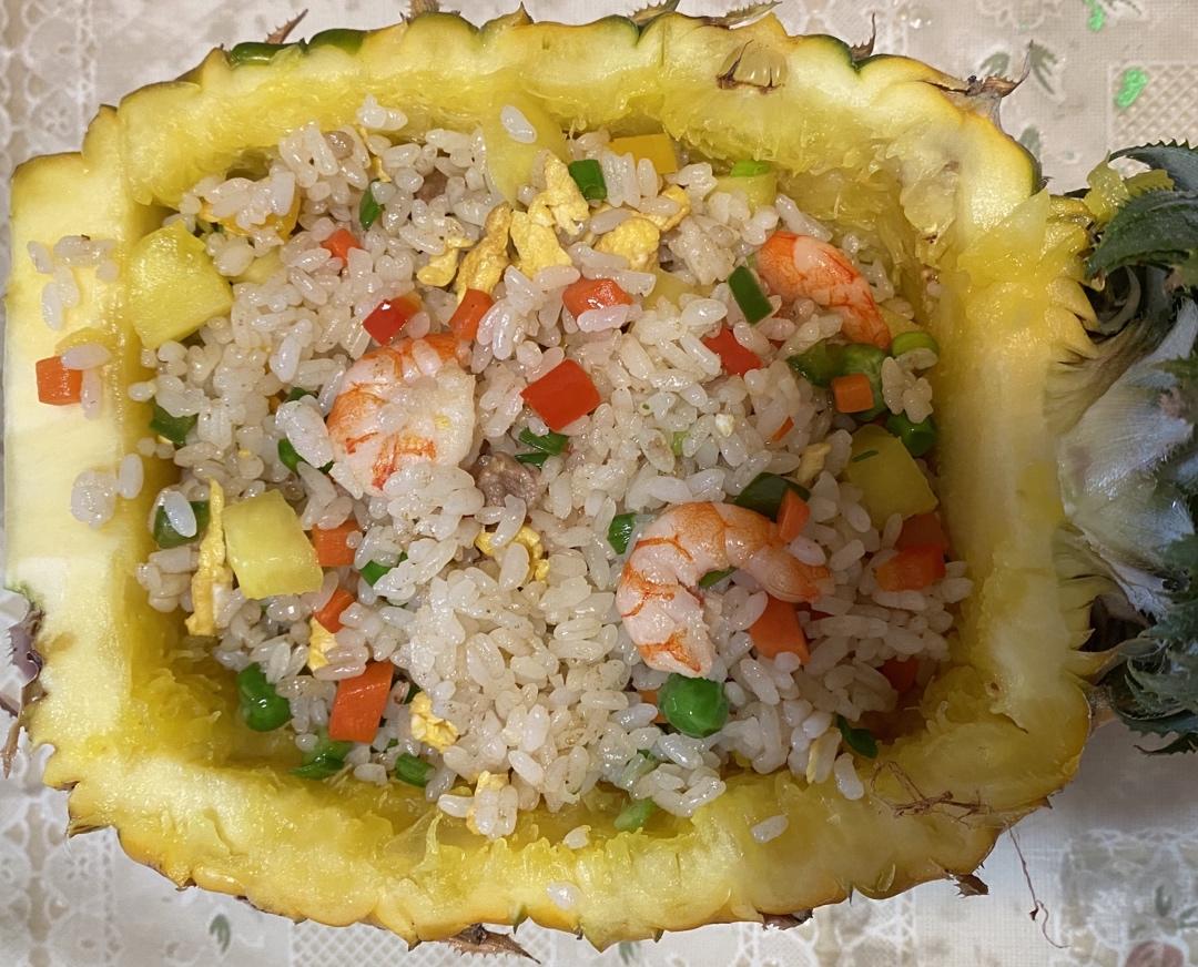 鸟语花香菠萝炒饭