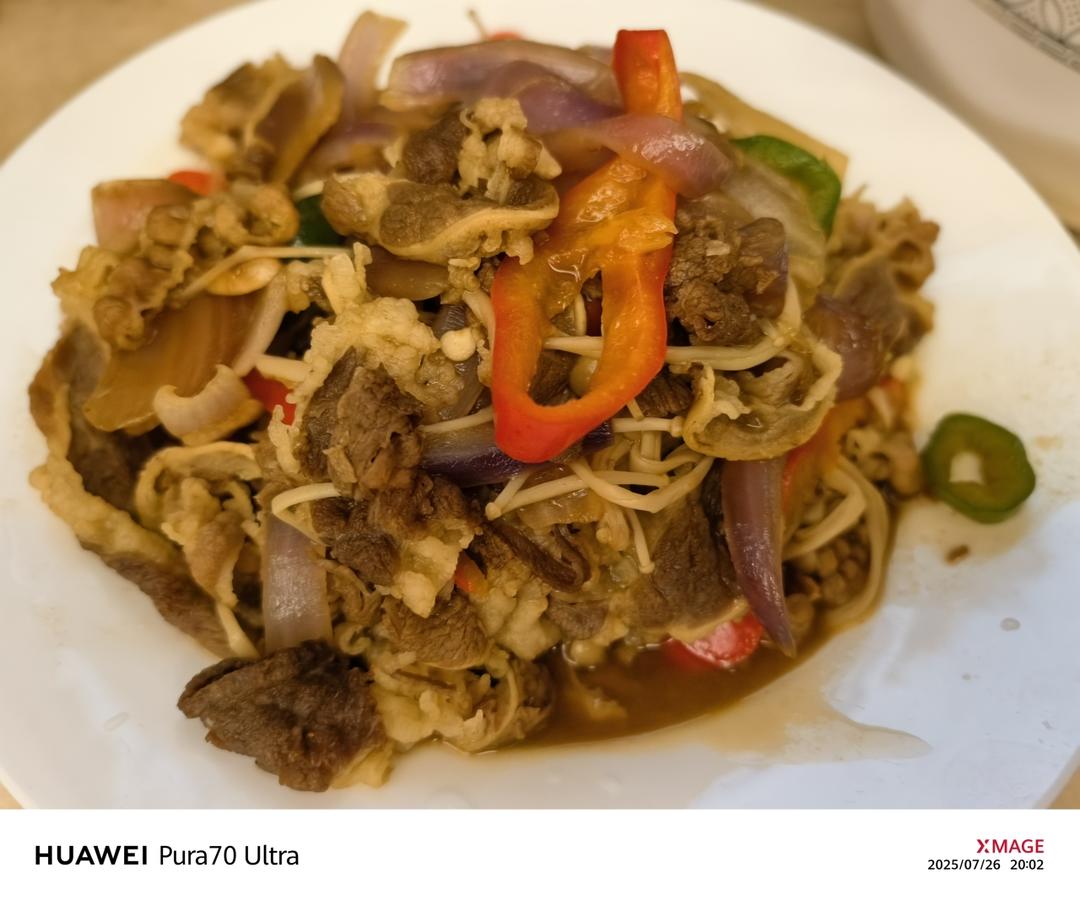 洋葱炒金针菇肥牛