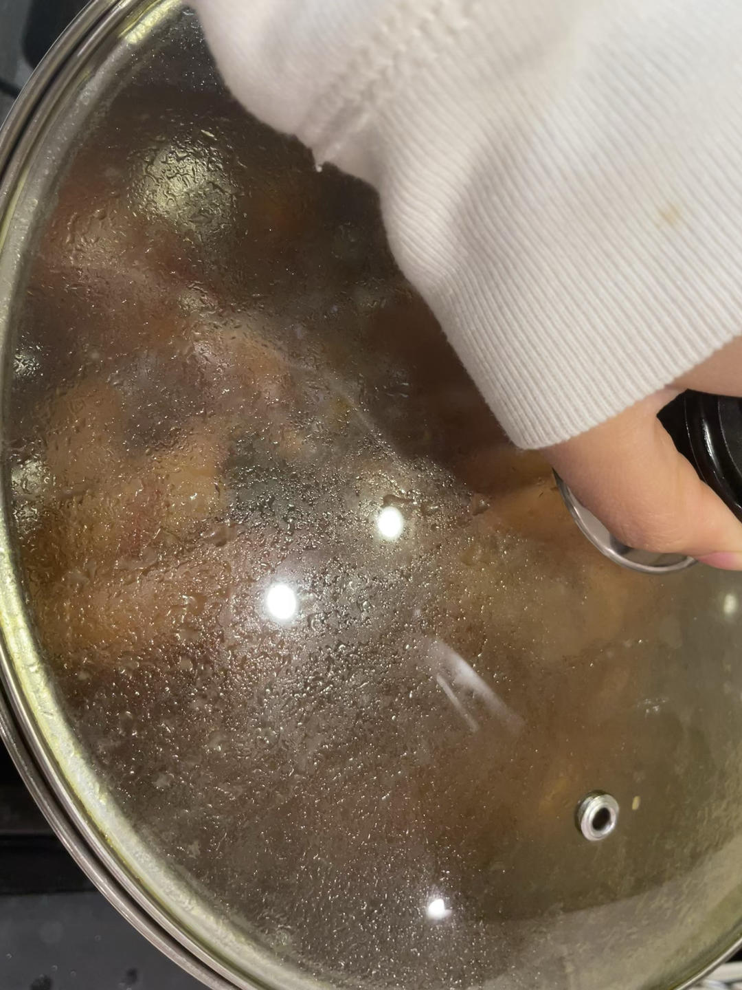 大烧饼夹肘子肉