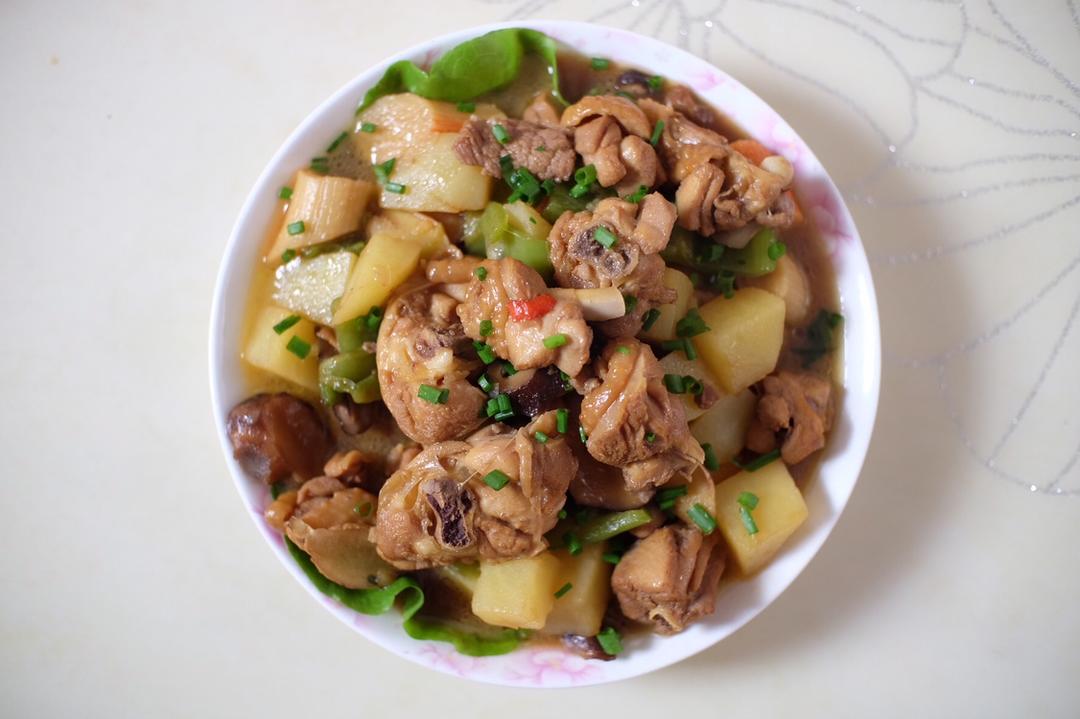 【黄焖鸡米饭】