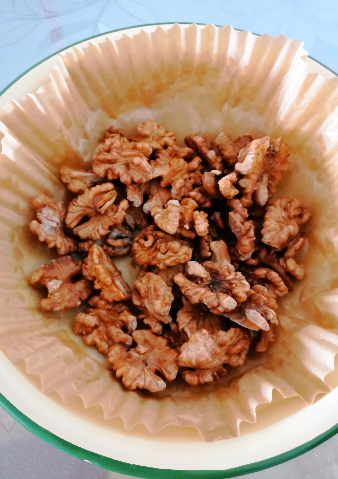 椒盐核桃（核桃最好吃的制作方法，没有之一）