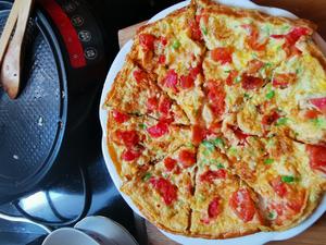 老郑家电饼铛私房菜——西红柿鸡蛋比萨的做法 步骤10