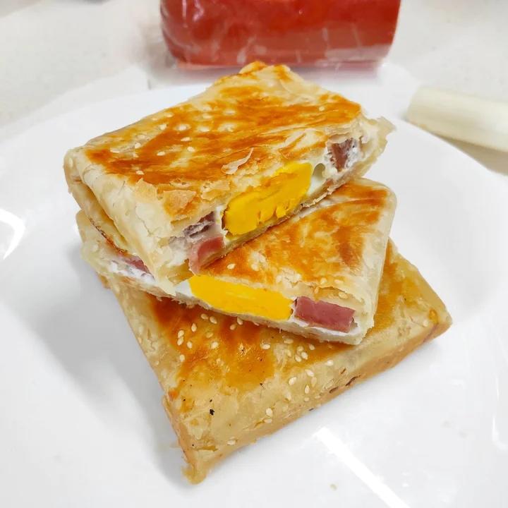 peter1998做的中式三明治00只需用手抓饼火腿肠鸡蛋04解锁手抓饼