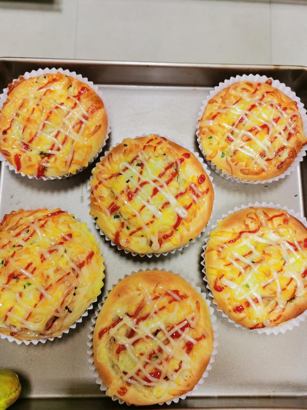 沙拉肉松面包🧀🍅🥗