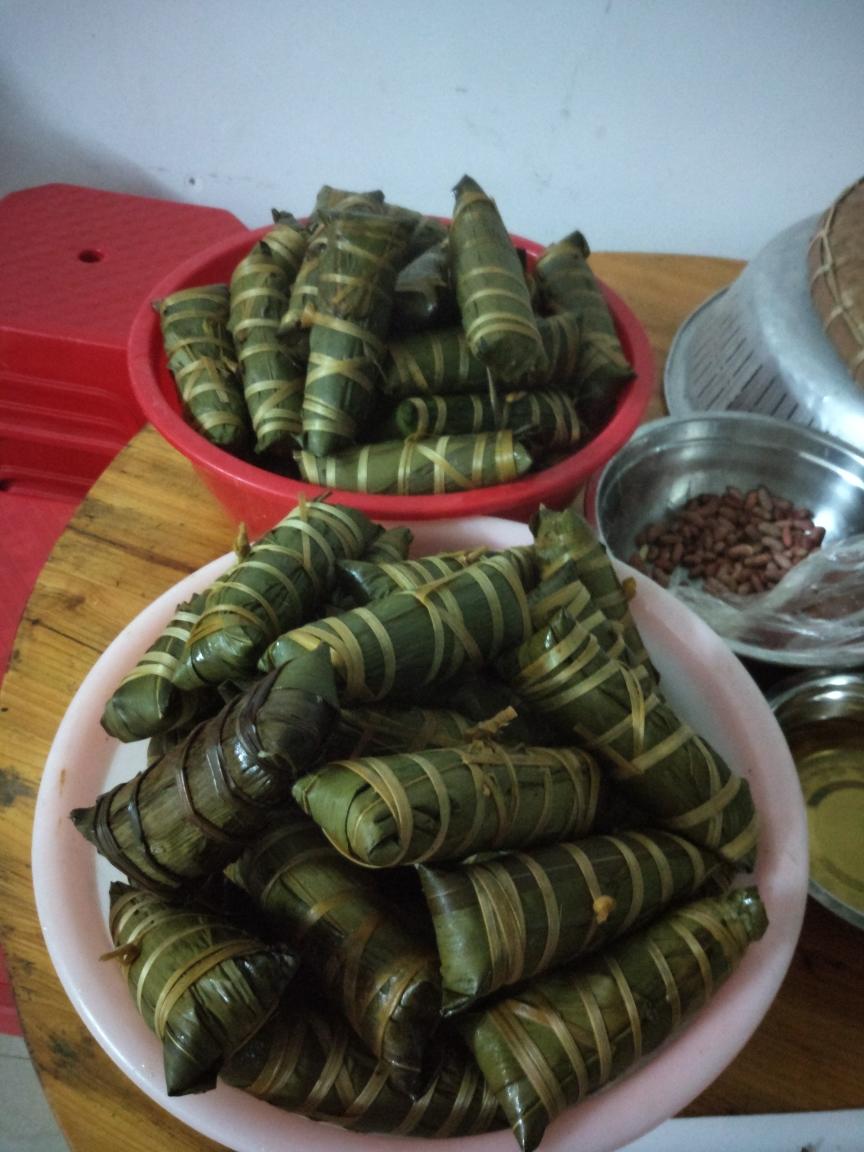 五香肉粽的做法