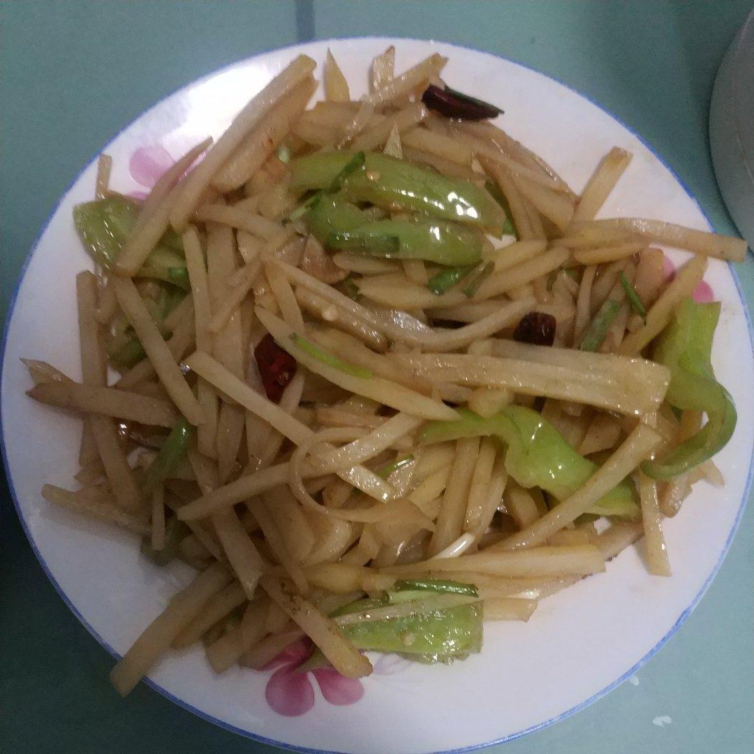 酸辣土豆丝（绝对清脆爽口，比外面卖的好吃，有诀窍！）