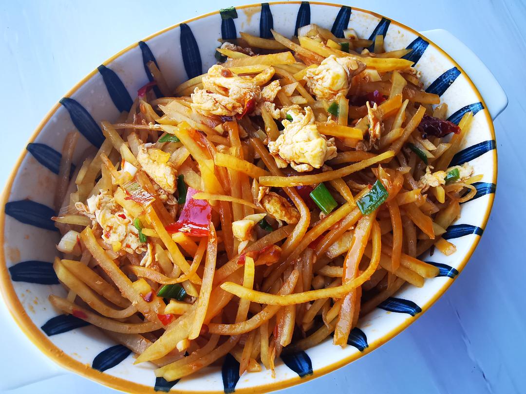 鸡蛋辣炒土豆丝的做法