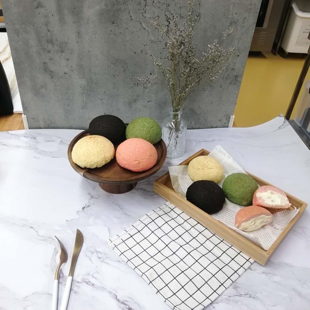 菠萝冰面包的做法