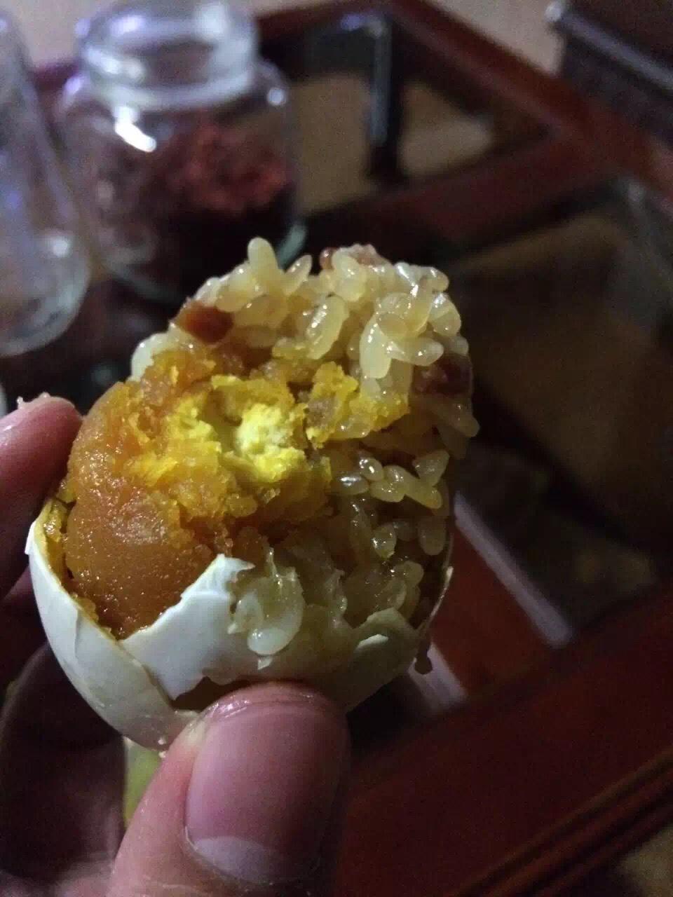 咸鸭蛋蒸糯米的做法