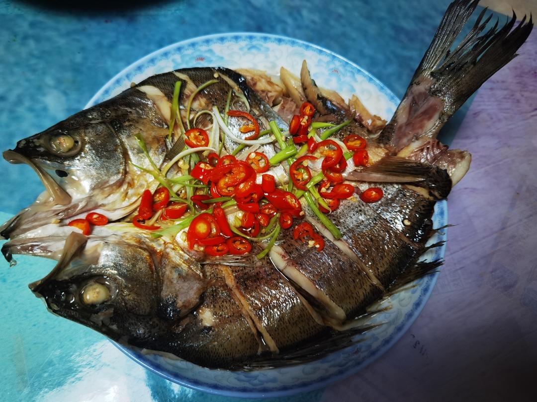 10分钟做 清蒸鲈鱼 （附切鱼图解）