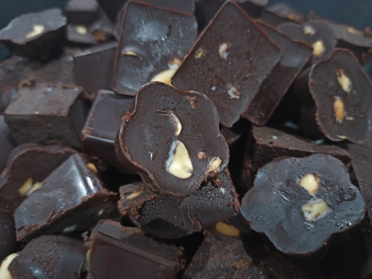 懒人生酮：自制黑巧克力 脂肪含量88%