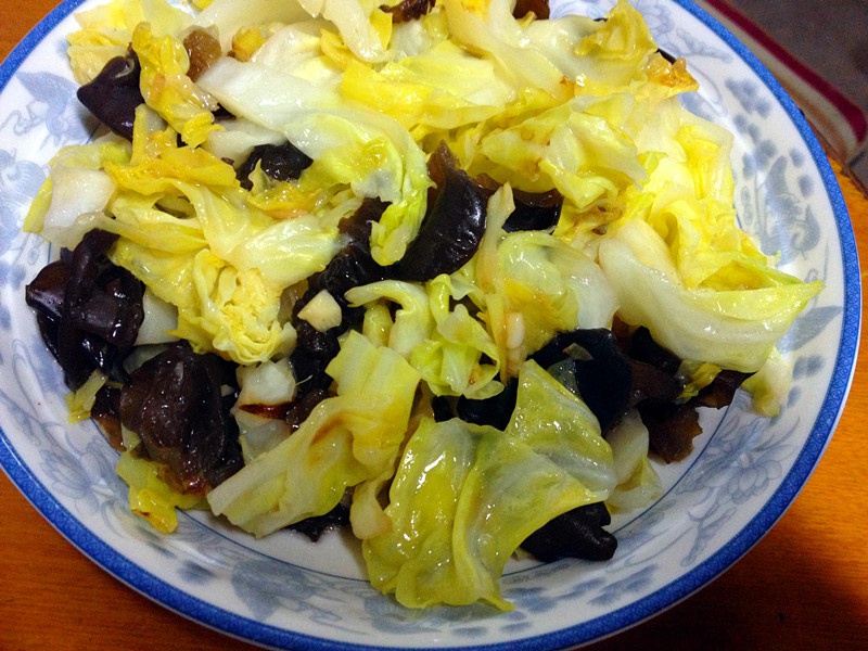 木耳炒包菜