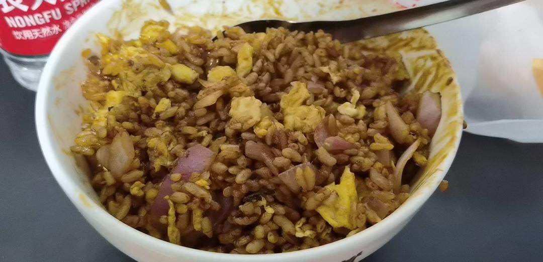 好吃到舔盘的酱油炒饭！