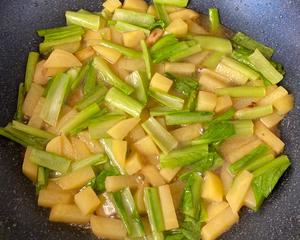 小白菜炖土豆的做法 步骤5