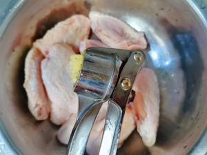 ❗减脂期也能吃的焗鸡翅❗低油 低脂❗的做法 步骤2