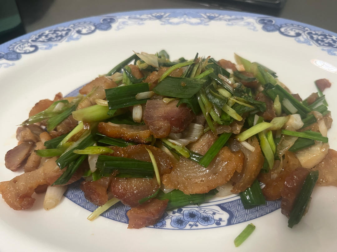 蒜苗炒烧肉#肉肉厨