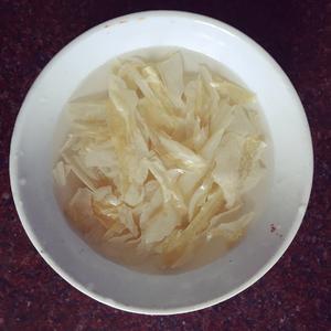 【清汤系列】腐竹紫菜蛋花汤的做法 步骤2