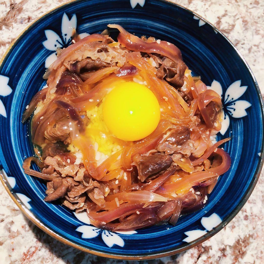 日式牛肉盖饭