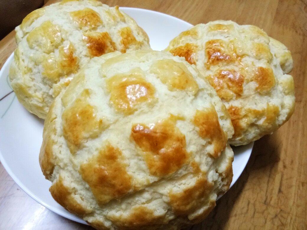好吃到炸裂的港式菠萝包（附带制作酥皮的小视频）