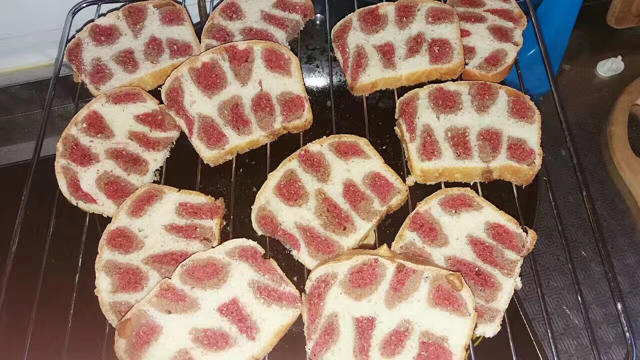 性感粉色豹纹吐司-附懒人法揉多色面团方法
