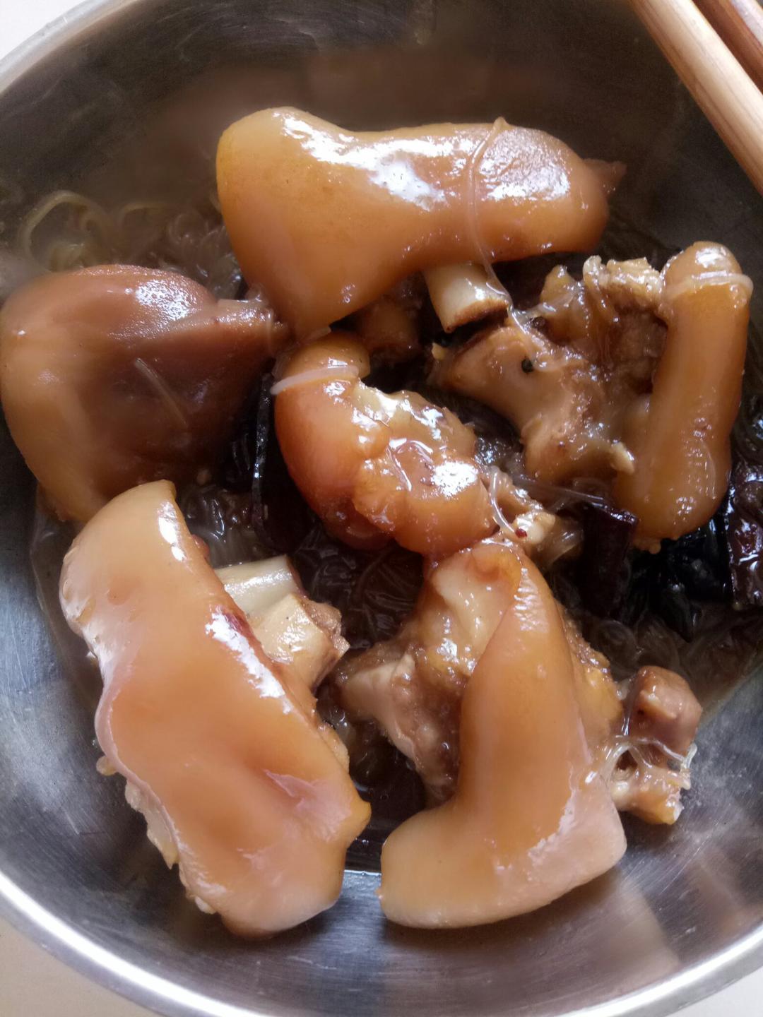 美味的家常菜：红烧猪蹄